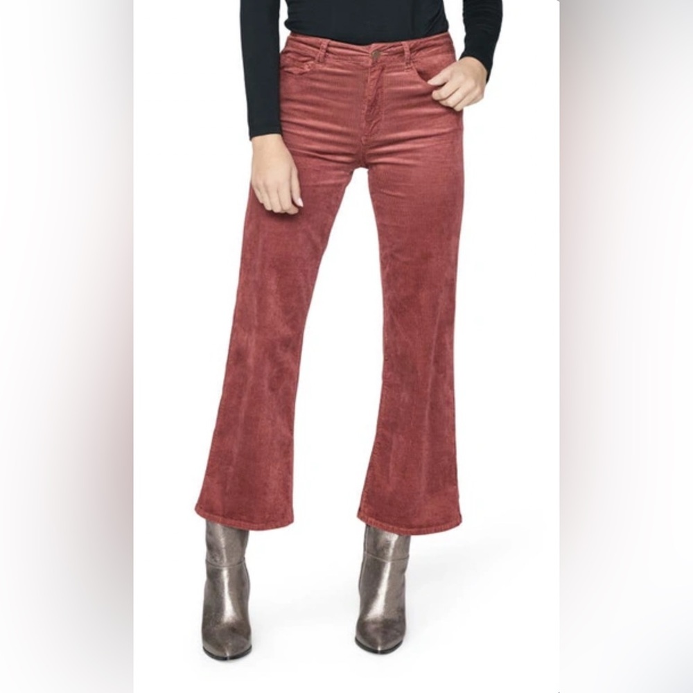 PAIGE Leenah Dusted Berry Corduroy Flairs Size 29

Excellent condition!